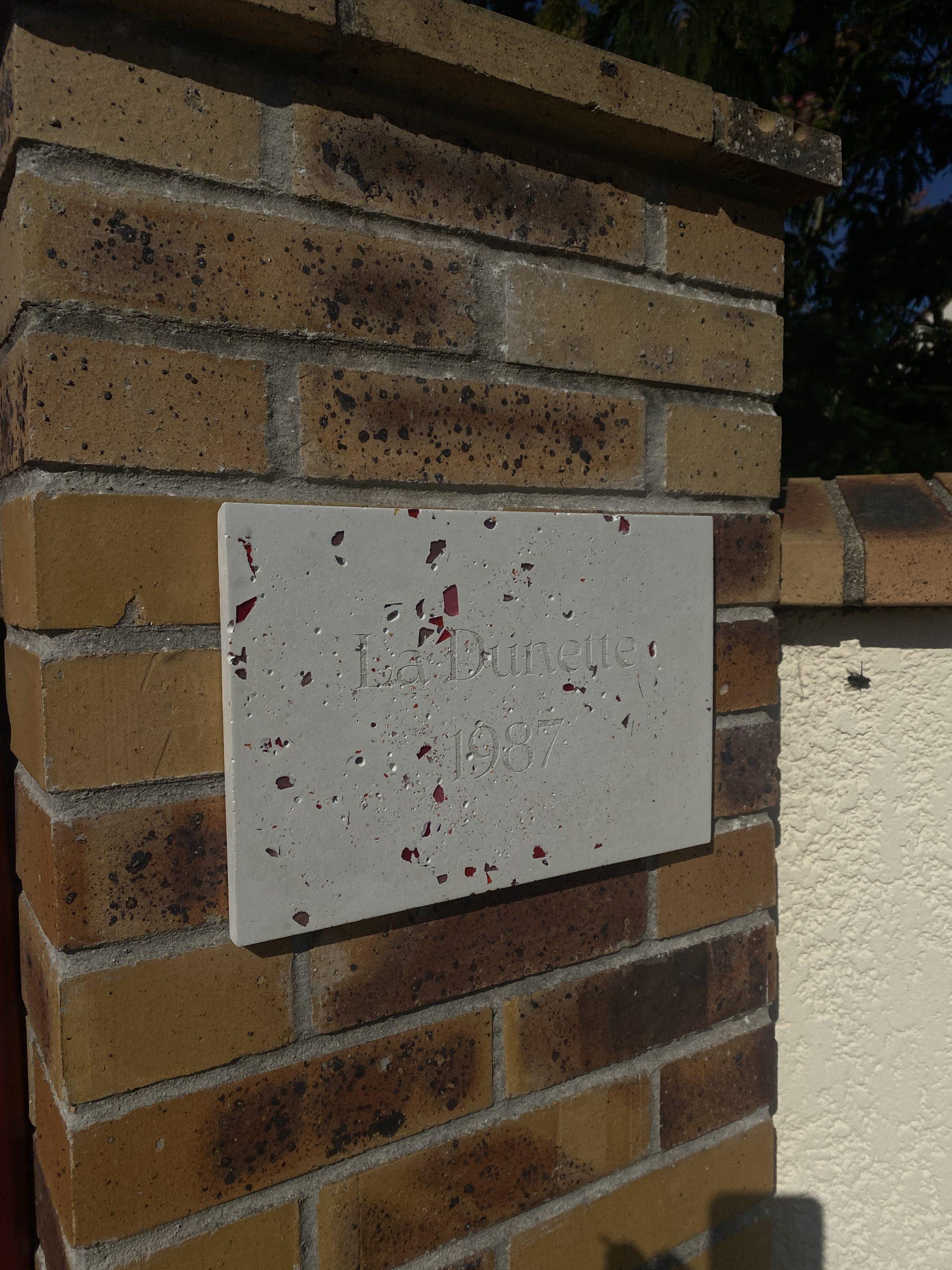 Plaque de façade gravée 30x20,5x1 – Image 3