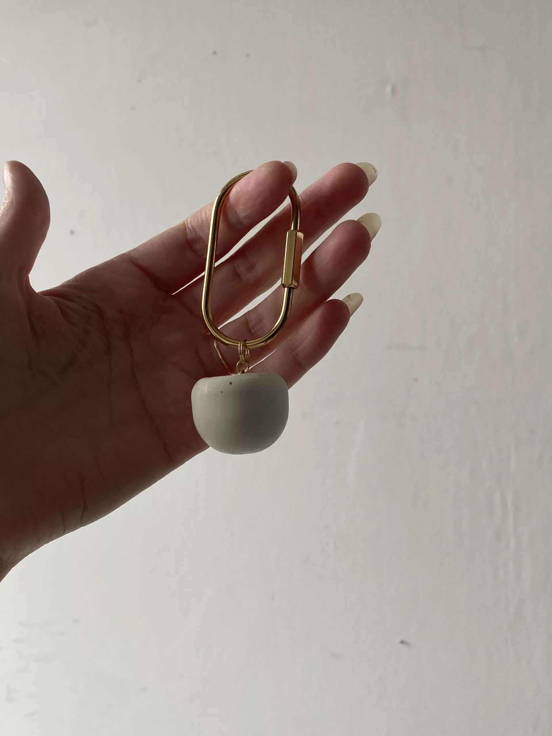 Porte-clé boule de béton – Image 3