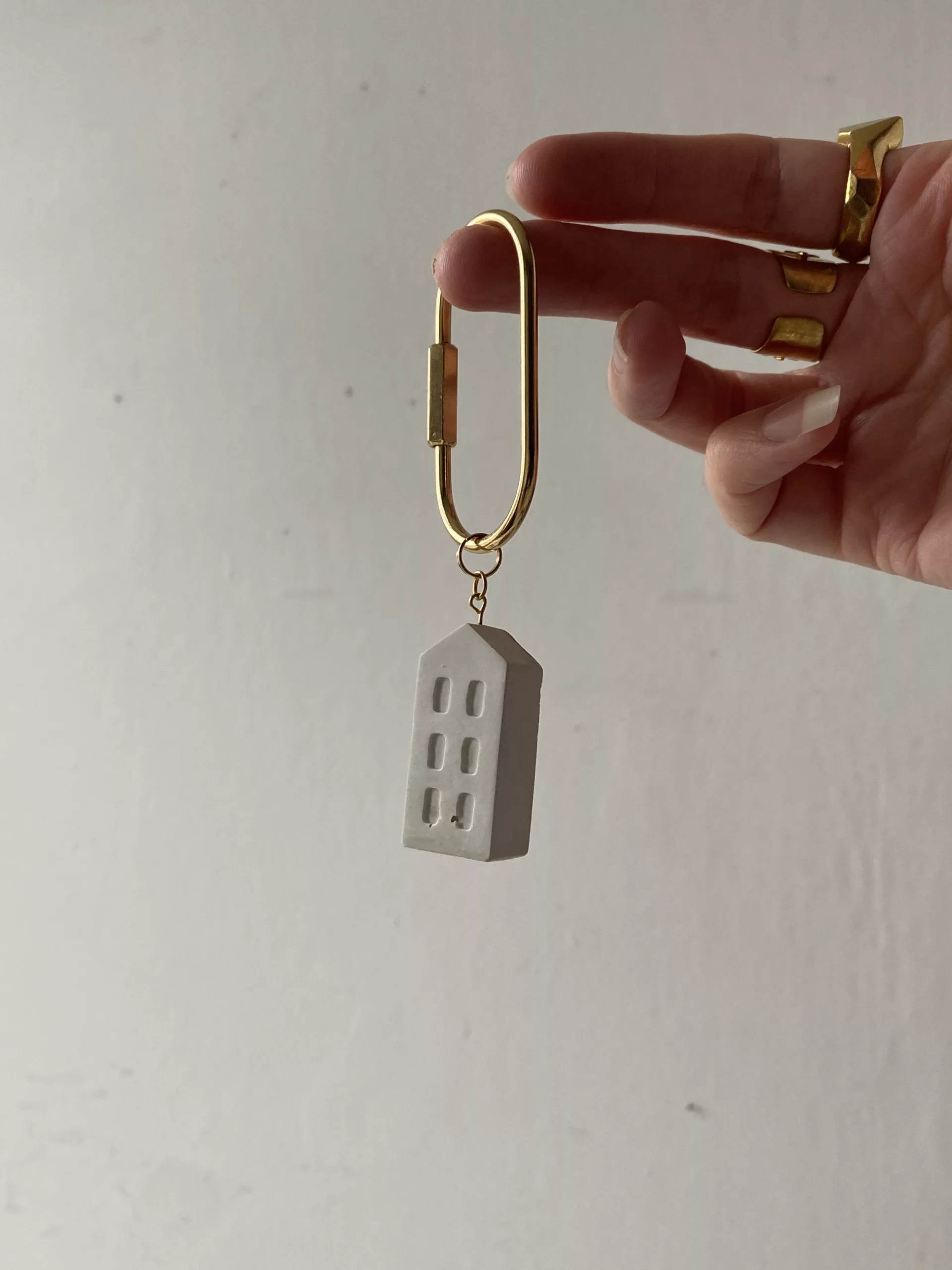 Porte-clé immeuble en béton